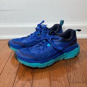 Hoka One One Challenger ATR 6- mens size 7, deep blue/teal